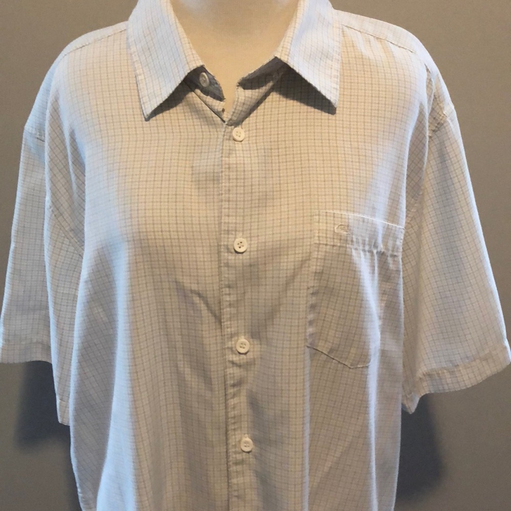 Men’s short sleeve Quick Silver shirt!